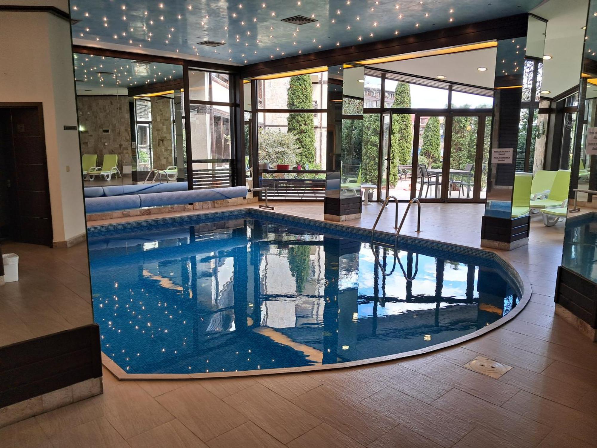 Alpine Lodge Bansko Apartments Ngoại thất bức ảnh