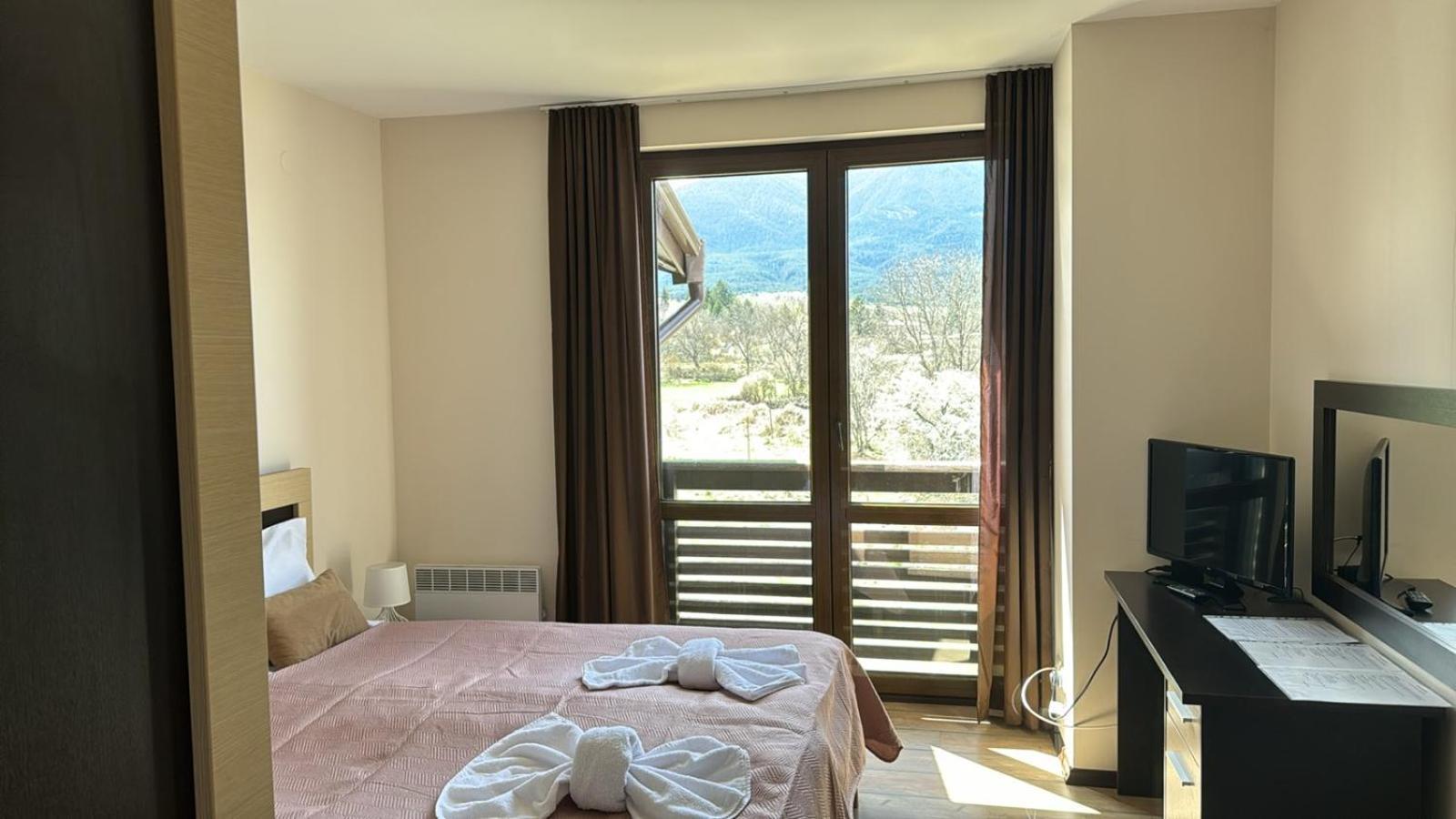 Alpine Lodge Bansko Apartments Ngoại thất bức ảnh