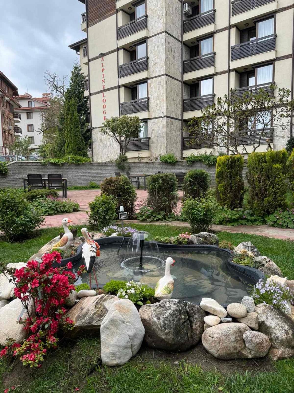 Alpine Lodge Bansko Apartments Ngoại thất bức ảnh