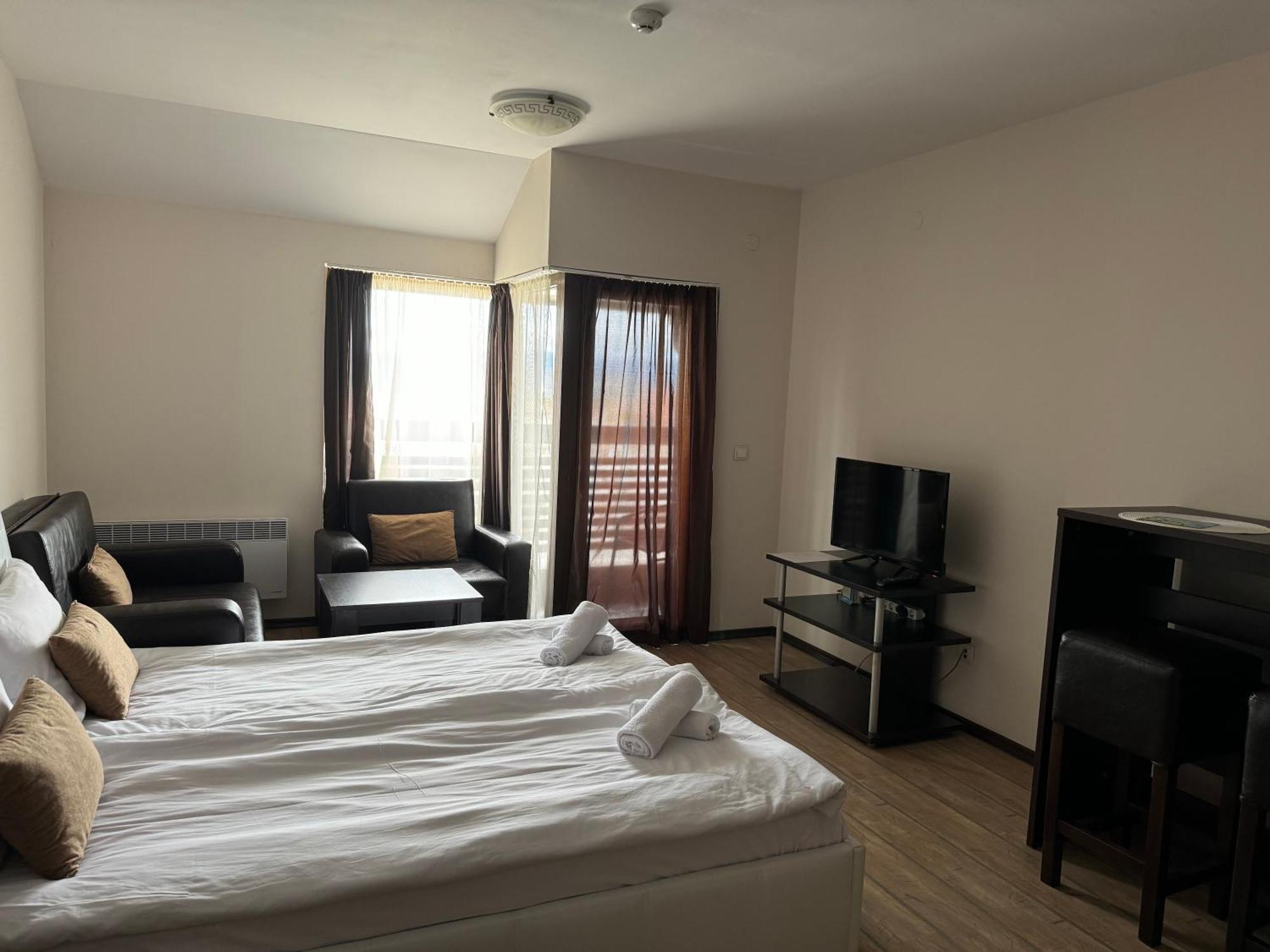 Alpine Lodge Bansko Apartments Ngoại thất bức ảnh