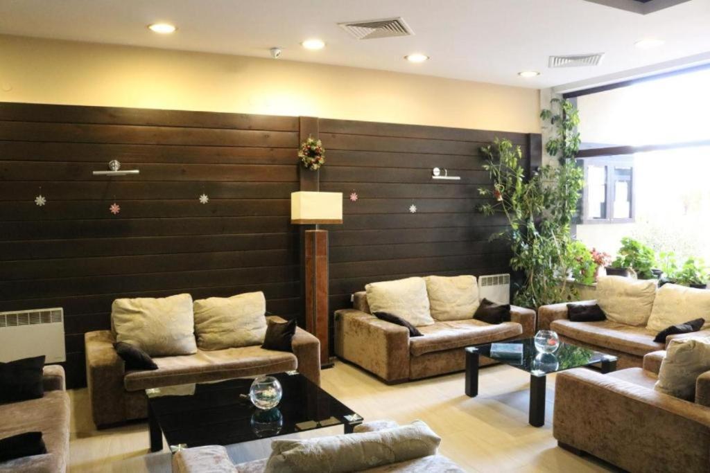 Alpine Lodge Bansko Apartments Ngoại thất bức ảnh